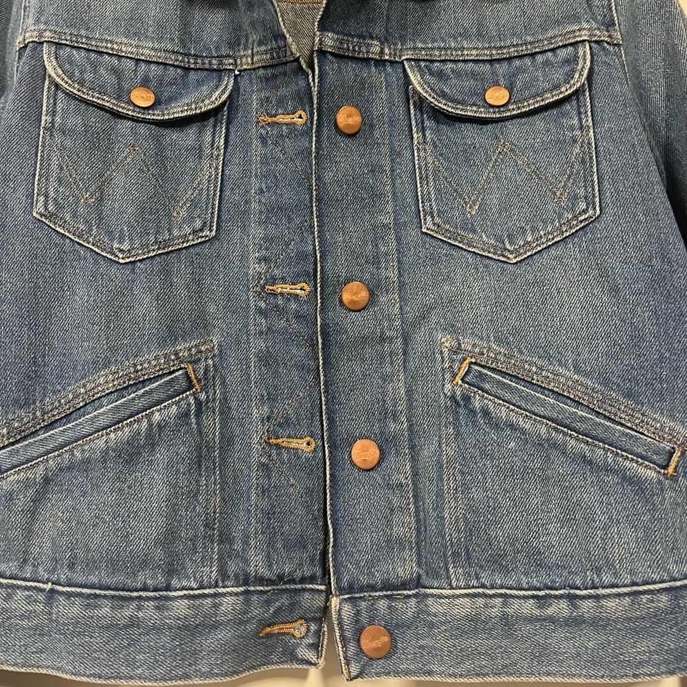 Wrangler Classic Blue Jean Cropped Jacket - Picture 3 of 7